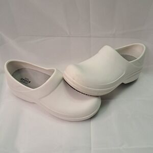Crocs Women's Neria Pro II White Work Clogs Sz 7W Utility Comfort Professional